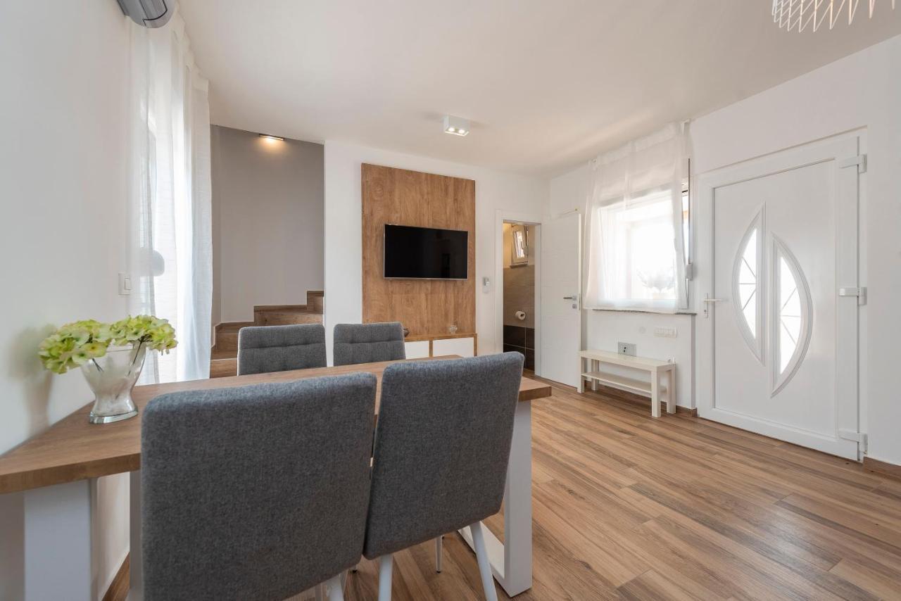 Luxury Apartments - La Vir 1&2 Extérieur photo